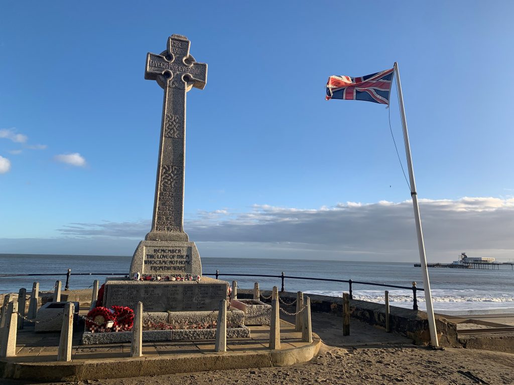 Sandown Esplanade War Memorial and Flag